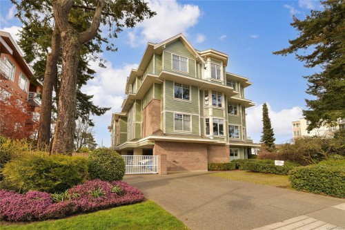 302-9870 Second St, Sidney, BC - Outdoor