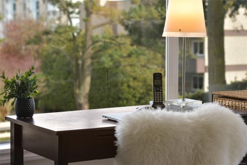 302-9870 Second St, Sidney, BC - 