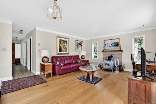 111 Baker Rd, Salt Spring, BC 