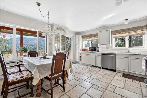 111 Baker Rd, Salt Spring, BC 