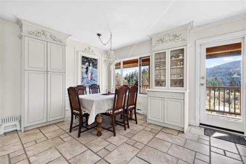 111 Baker Rd, Salt Spring, BC 