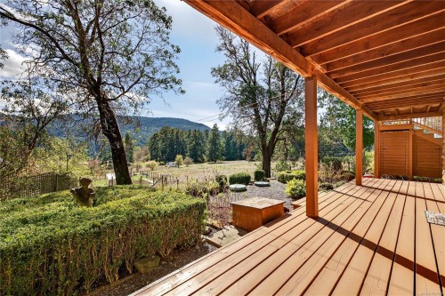111 Baker Rd, Salt Spring, BC 