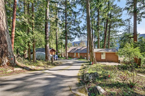 111 Baker Rd, Salt Spring, BC 
