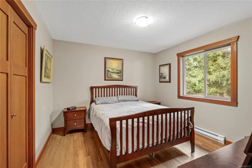 13475 Cedar Rd, Ladysmith, BC 