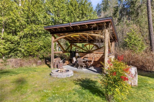 13475 Cedar Rd, Ladysmith, BC 