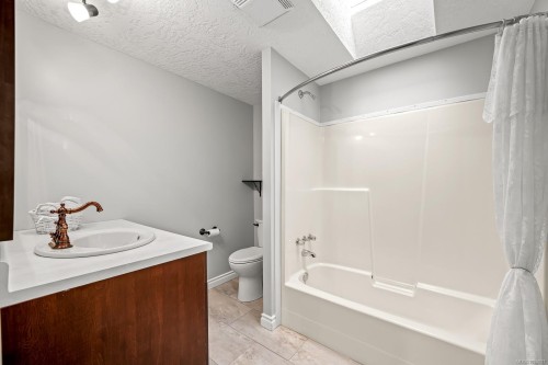 1941 Burdyny Rd, Comox, BC 