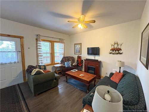 3837 Route 122, Fosterville, NB 