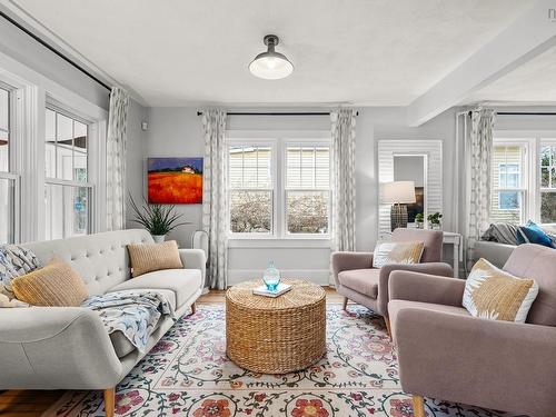 103 Granite Street, Chester, NS - Indoor Photo Showing Living Room