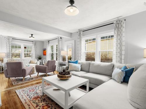 103 Granite Street, Chester, NS - Indoor Photo Showing Living Room