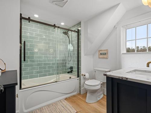 103 Granite Street, Chester, NS - Indoor Photo Showing Bathroom