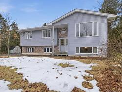 21 Karels Drive Fall River, NS B2T 1E5