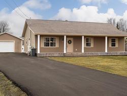 5 Rose Street  Winsloe North, PE C1E 1V4