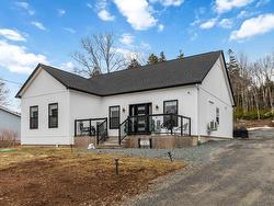 30 Cove Road East Uniacke, NS B0N 1Z0