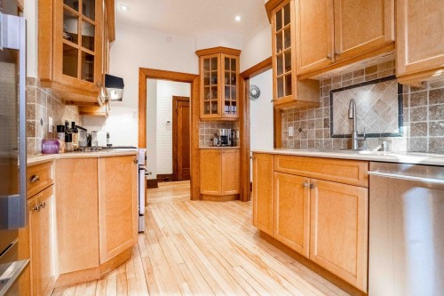 Kitchen - 4220 Av. Marcil, Montréal (Côte-Des-Neiges/Notre-Dame-De-Grâce), QC - Indoor Photo Showing Kitchen