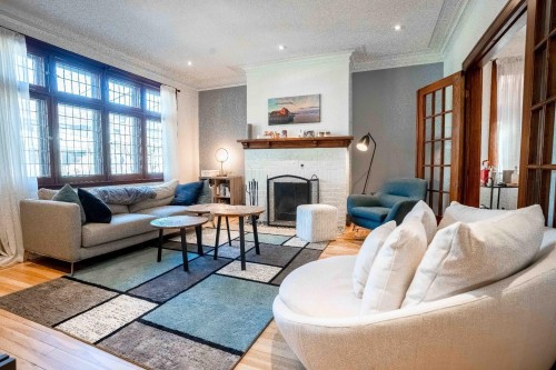 Living Room - 4220 Av. Marcil, Montréal (Côte-Des-Neiges/Notre-Dame-De-Grâce), QC - Indoor Photo Showing Living Room With Fireplace