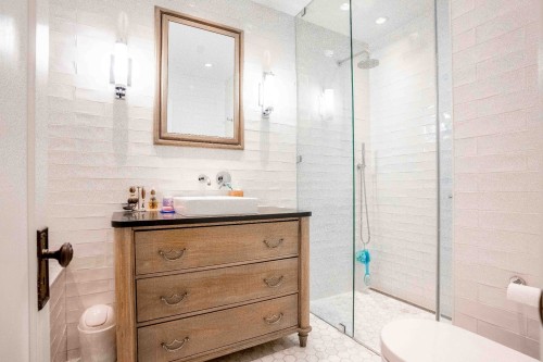 Bathroom - 4220 Av. Marcil, Montréal (Côte-Des-Neiges/Notre-Dame-De-Grâce), QC - Indoor Photo Showing Bathroom