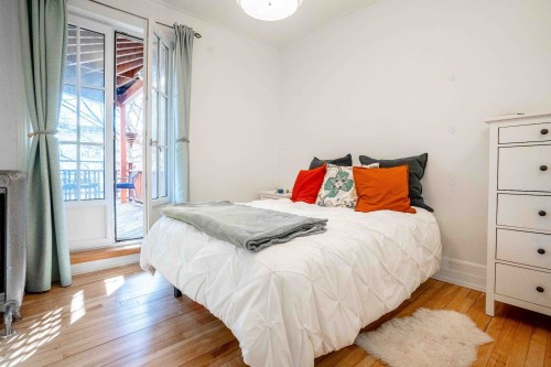 Bedroom - 4220 Av. Marcil, Montréal (Côte-Des-Neiges/Notre-Dame-De-Grâce), QC - Indoor Photo Showing Bedroom