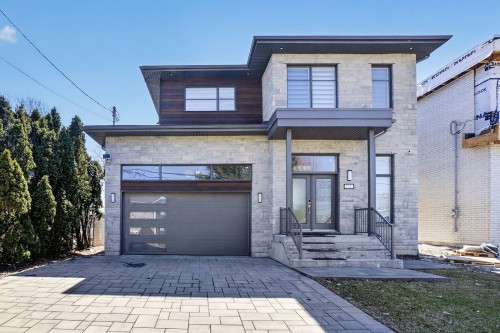 415 Rue Vanier  Brossard, QC J4W 1Y1