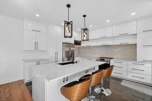 Cuisine - 415 Rue Vanier, Brossard, QC - Indoor Photo Showing Kitchen With Upgraded Kitchen