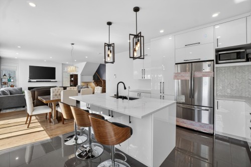 Cuisine - 415 Rue Vanier, Brossard, QC - Indoor Photo Showing Kitchen With Upgraded Kitchen