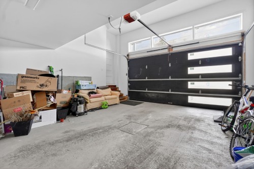 Garage - 415 Rue Vanier, Brossard, QC - Indoor Photo Showing Garage