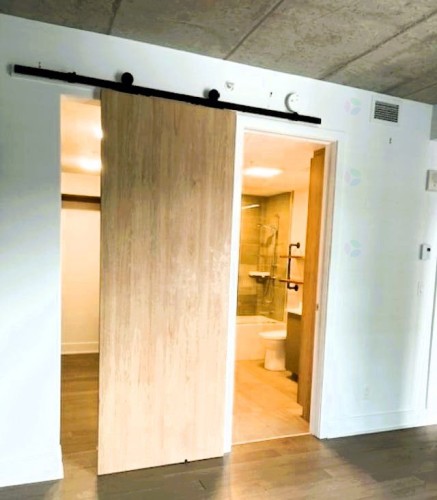 Penderie (Walk-in) - 902-1330 Rue Olier, Montréal (Le Sud-Ouest), QC - Indoor Photo Showing Other Room