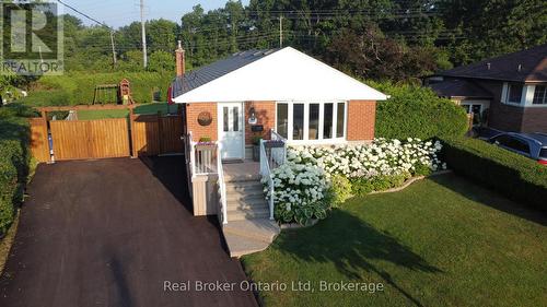 1518 FISHER AVENUE  Burlington (Mountainside), ON L7P 2L8