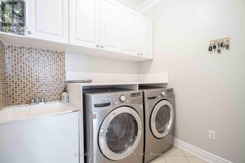 3220 Sorrento Crescent, Burlington, ON - Indoor Photo Showing Laundry Room