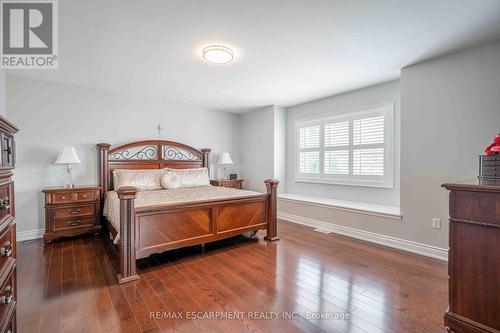 3220 Sorrento Crescent, Burlington, ON - Indoor Photo Showing Bedroom