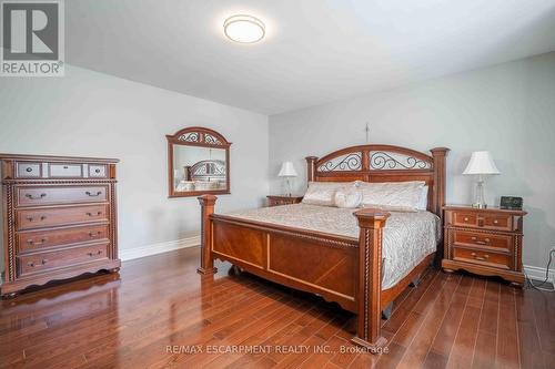 3220 Sorrento Crescent, Burlington, ON - Indoor Photo Showing Bedroom