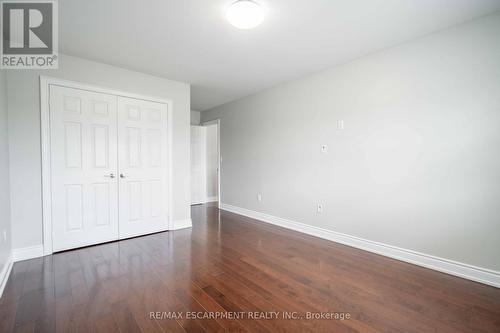 3220 Sorrento Crescent, Burlington, ON - Indoor Photo Showing Other Room