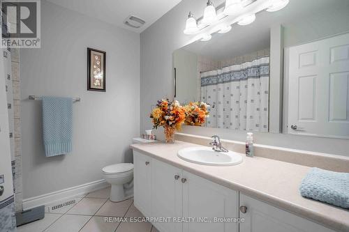3220 Sorrento Crescent, Burlington, ON - Indoor Photo Showing Bathroom