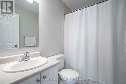 3220 Sorrento Crescent, Burlington, ON - Indoor Photo Showing Bathroom