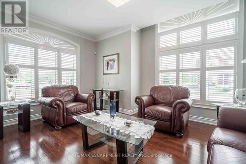 3220 Sorrento Crescent, Burlington, ON - Indoor Photo Showing Living Room