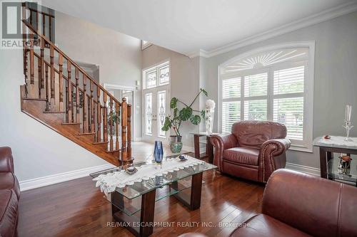 3220 Sorrento Crescent, Burlington, ON - Indoor Photo Showing Living Room