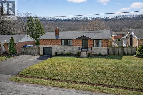 22 HAZELWOOD Avenue  Grimsby, ON L3M 1K1