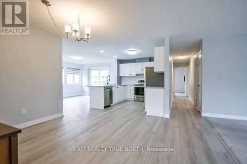 Bright open-concept layout - 8 Sinclair Crescent, Ramara, ON - Indoor Photo Showing Kitchen