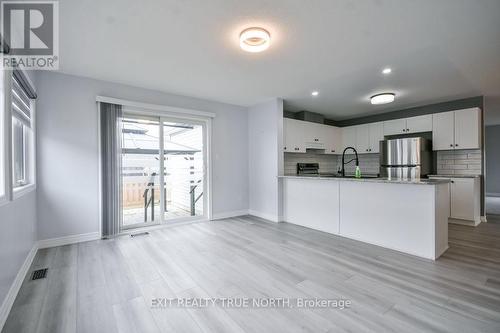 Sun-filled family room - 8 Sinclair Crescent, Ramara, ON - Indoor Photo Showing Kitchen