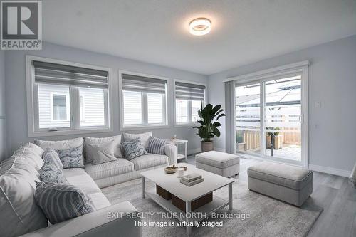 8 Sinclair Crescent, Ramara, ON - Indoor Photo Showing Living Room