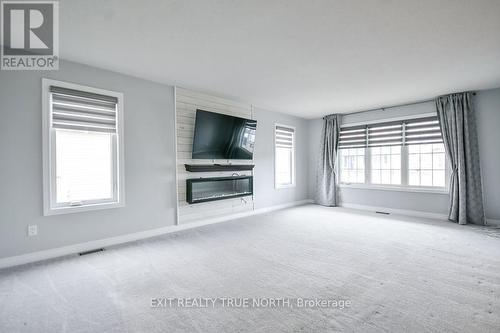 Living Room - 8 Sinclair Crescent, Ramara, ON - Indoor Photo Showing Living Room