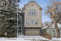 2141 15 Street SW Calgary, AB T2T 3Y9