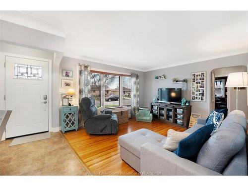 425 St. John, Windsor, ON 