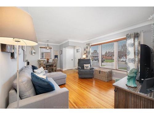 425 St. John, Windsor, ON 