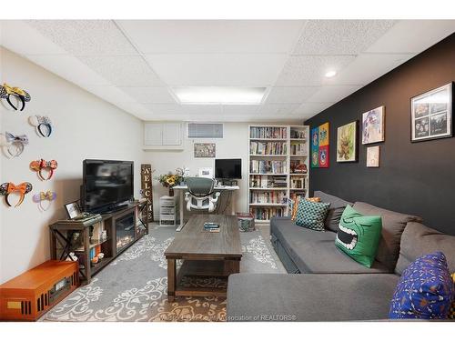 425 St. John, Windsor, ON 