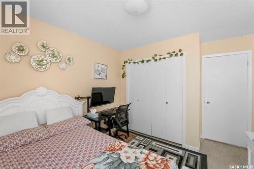 55 Noonan Road, Regina, SK - Indoor Photo Showing Bedroom