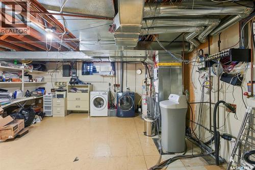 55 Noonan Road, Regina, SK - Indoor Photo Showing Laundry Room