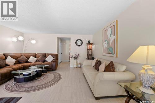 55 Noonan Road, Regina, SK - Indoor Photo Showing Living Room