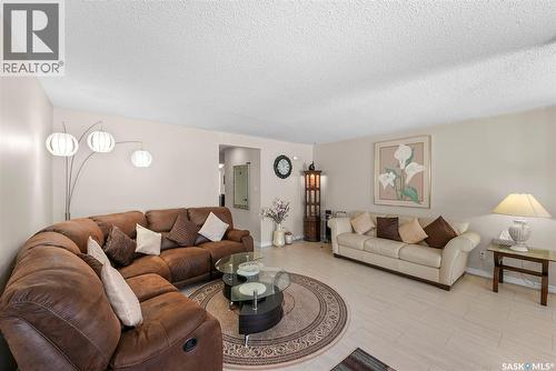 55 Noonan Road, Regina, SK - Indoor Photo Showing Living Room