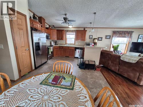 4425 Access Road, Halbrite, SK - Indoor