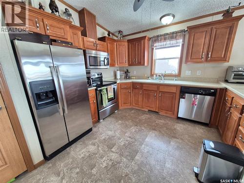 4425 Access Road, Halbrite, SK - Indoor Photo Showing Kitchen